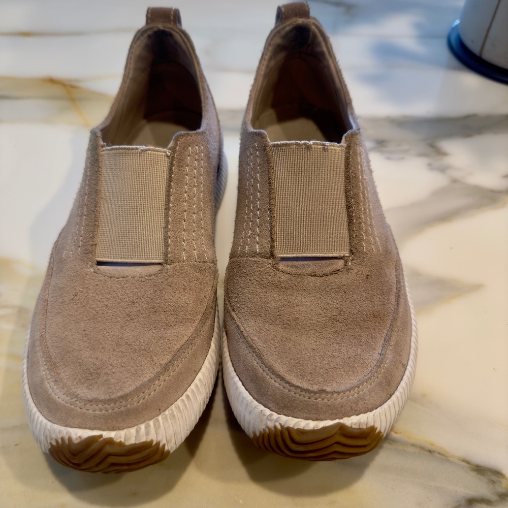 Sorel Waterproof Women's Out N about Plus Slip on  Tan Sneaker sz 7